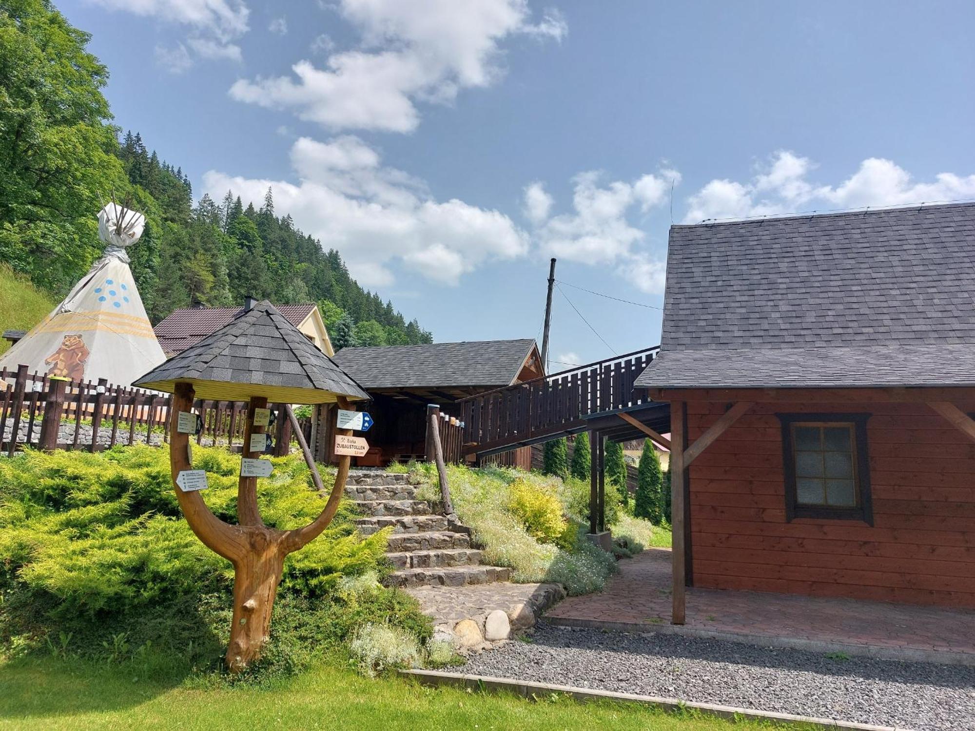 Chatka Pod Jaskynou Maluzina Esterno foto