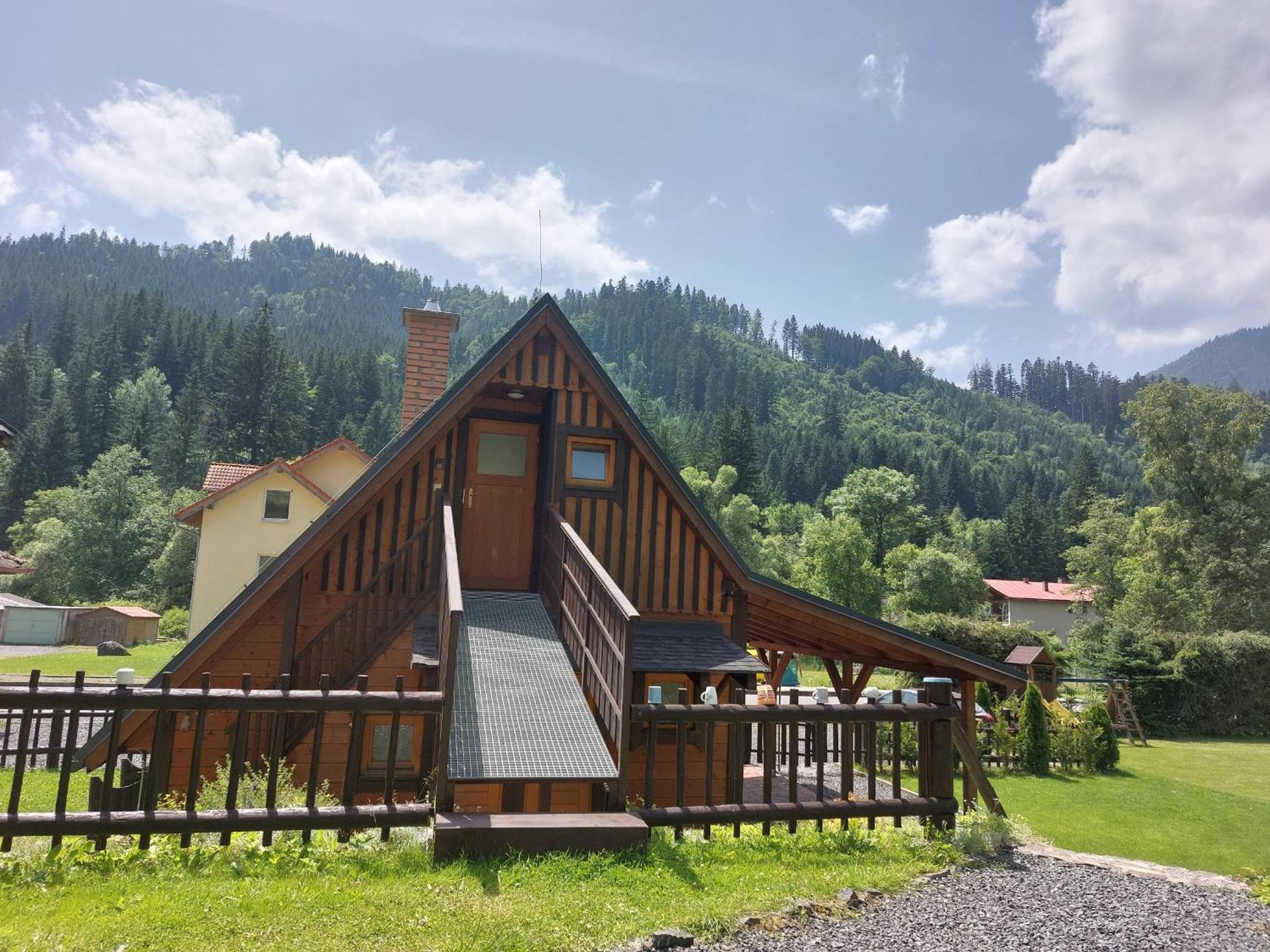 Chatka Pod Jaskynou Maluzina Esterno foto